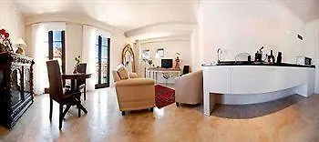 Rouge On Rose Boutique Hotel Cape Town Guest house